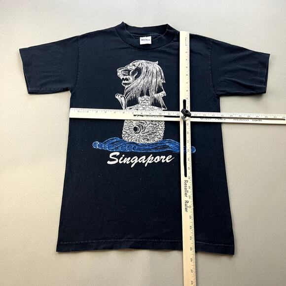 Vintage Singapore T-Shirt Adult XS Black Merlion Asia Nature Art Made in USA 90s - Picture 6 of 9